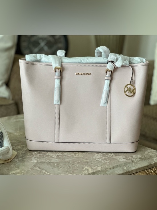 Michael Kors Handbags - Michael Kors Blush Leather Tote with Gold Hardware NWT